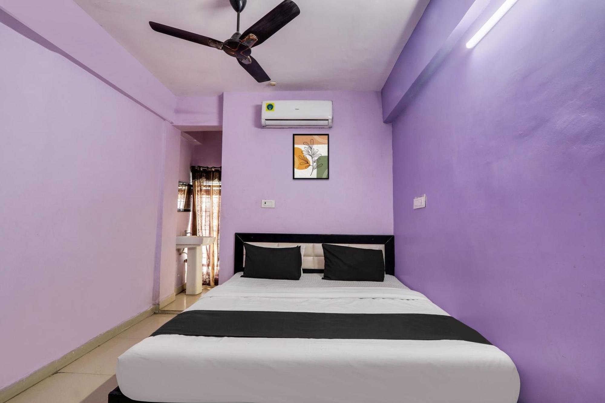 Hotel O Grand Hotel And Lodge Sangareddy Esterno foto