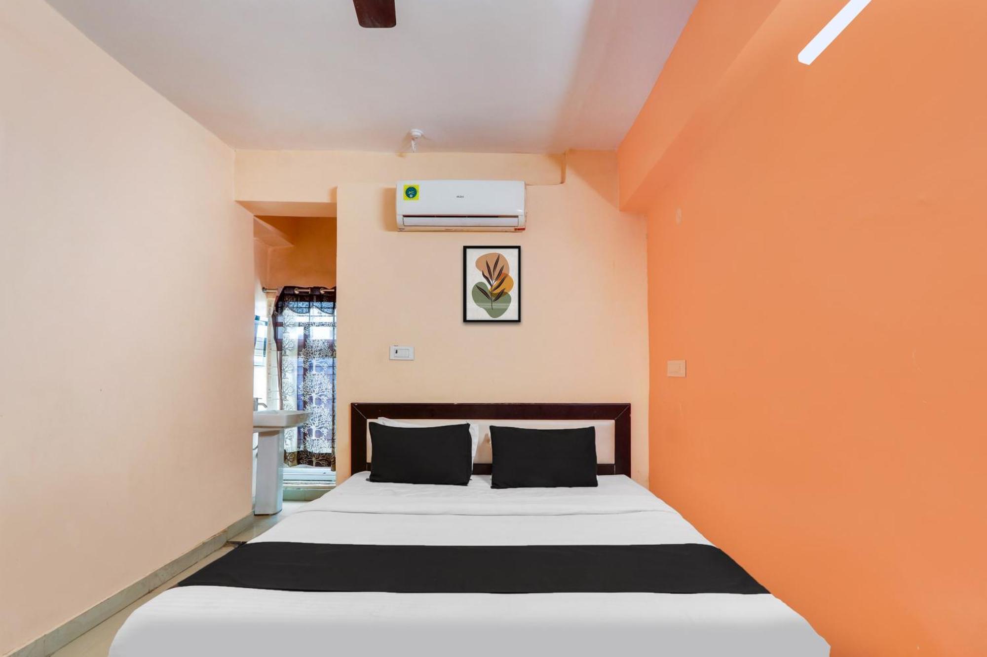 Hotel O Grand Hotel And Lodge Sangareddy Esterno foto