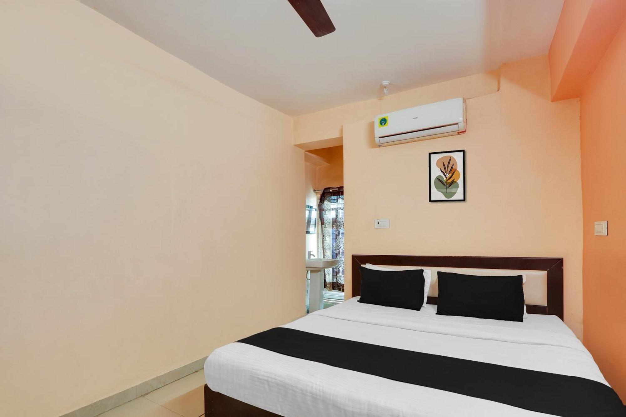 Hotel O Grand Hotel And Lodge Sangareddy Esterno foto