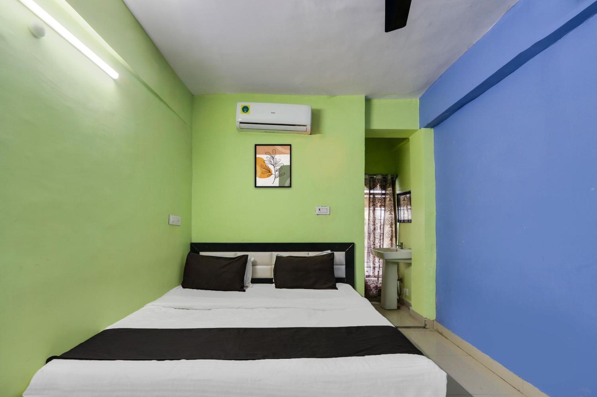 Hotel O Grand Hotel And Lodge Sangareddy Esterno foto